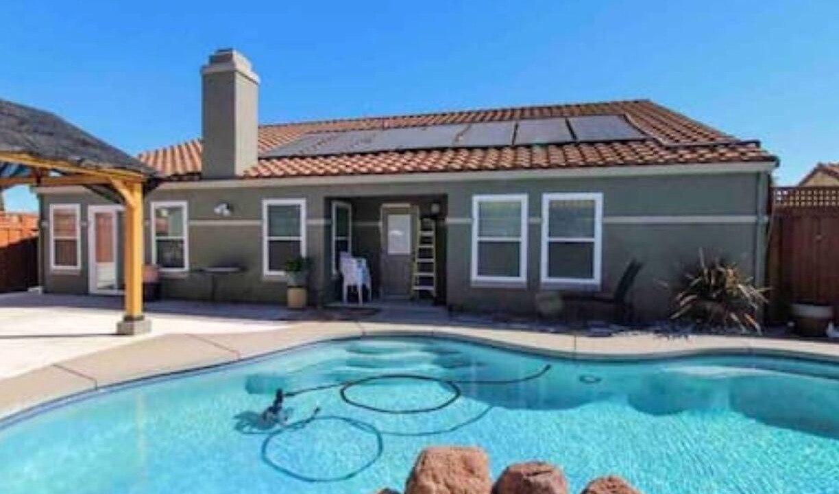 Photo of Outdoor in Nut Tree