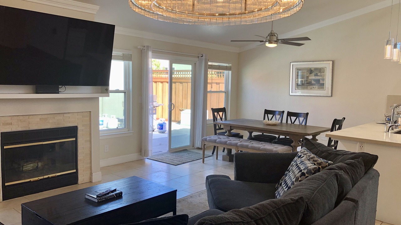 Photo of Livingroom in Nut Tree