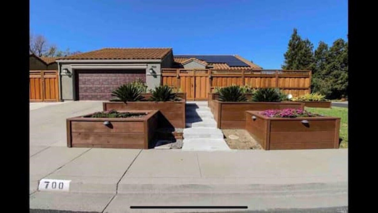 Photo of Outdoor in Nut Tree