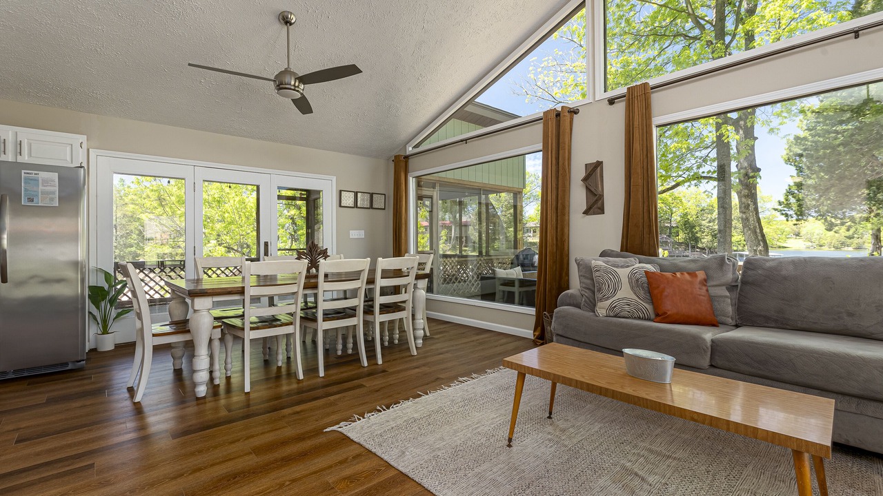 Photo of Livingroom in Wolf Creek