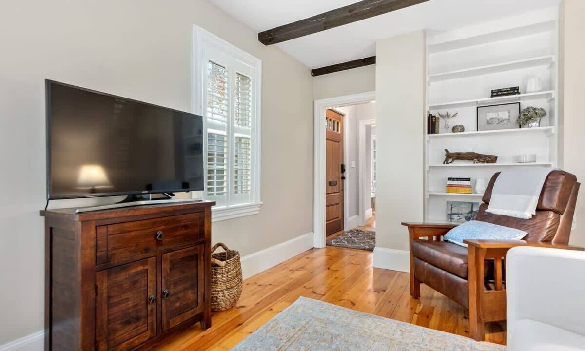 Photo of Livingroom in Newburyport