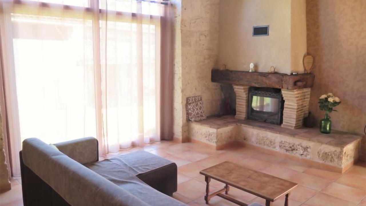 Photo of Livingroom in Dondas
