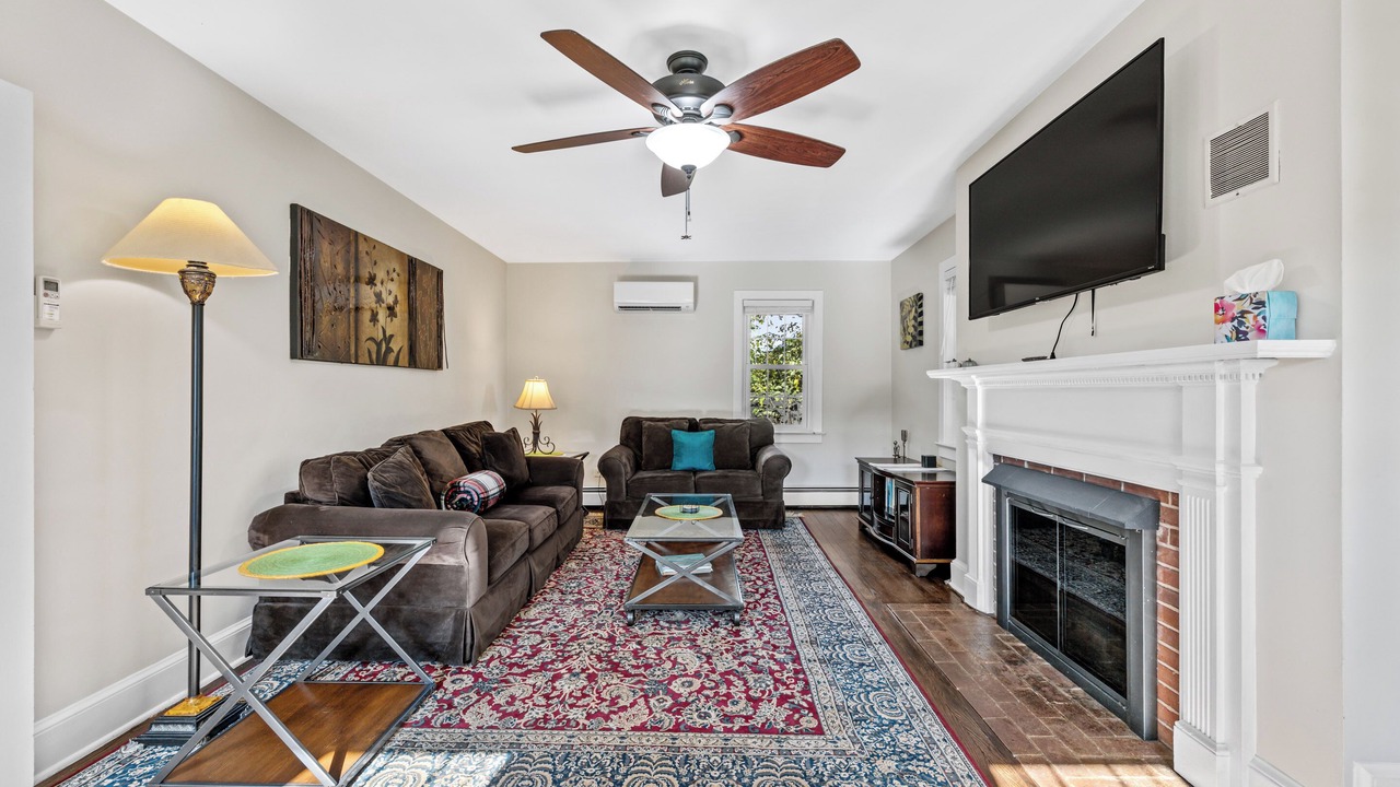 Photo of Livingroom in Haywood