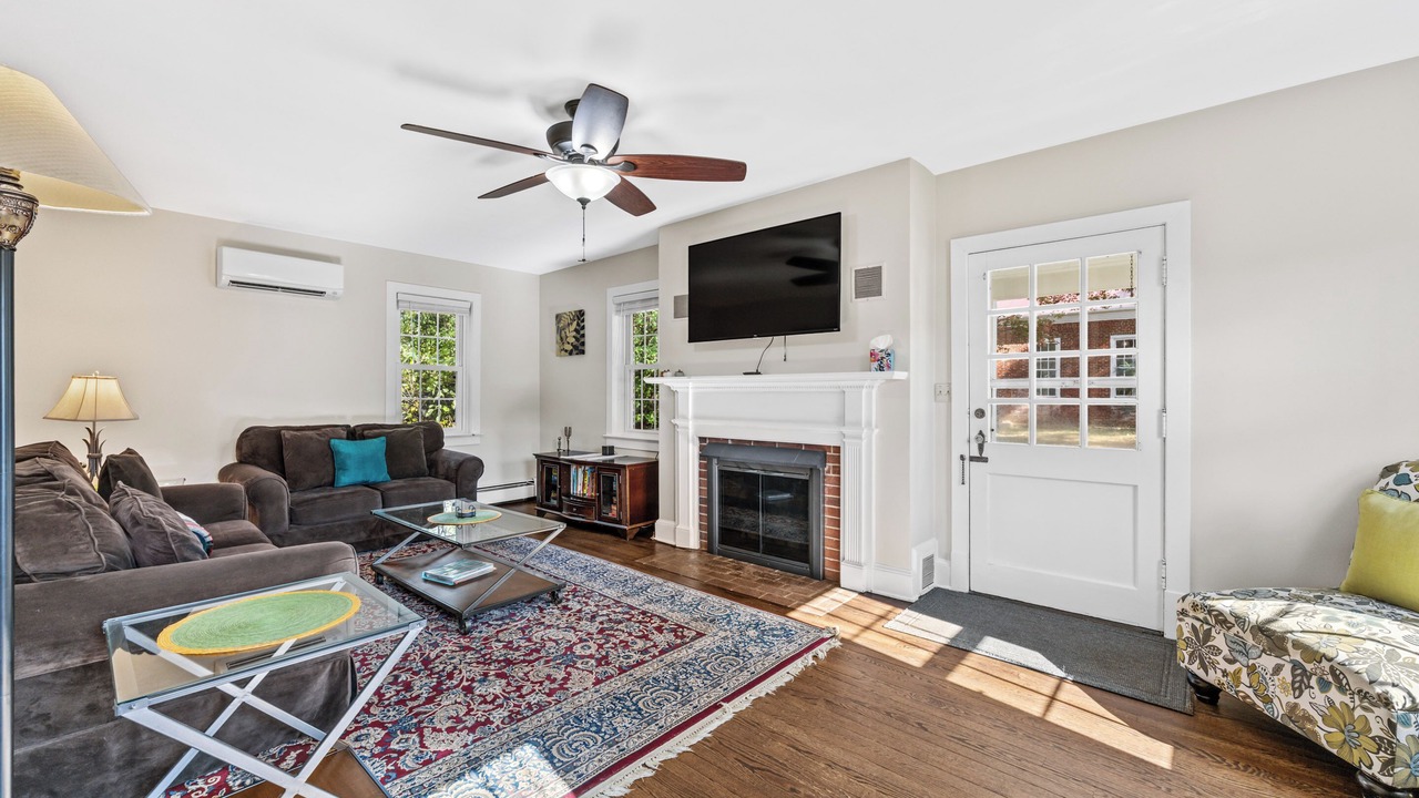 Photo of Livingroom in Haywood