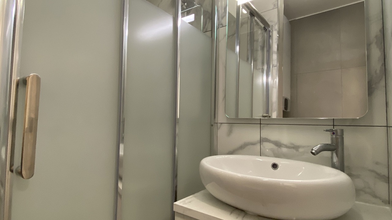 Photo of Bathroom in Clichy