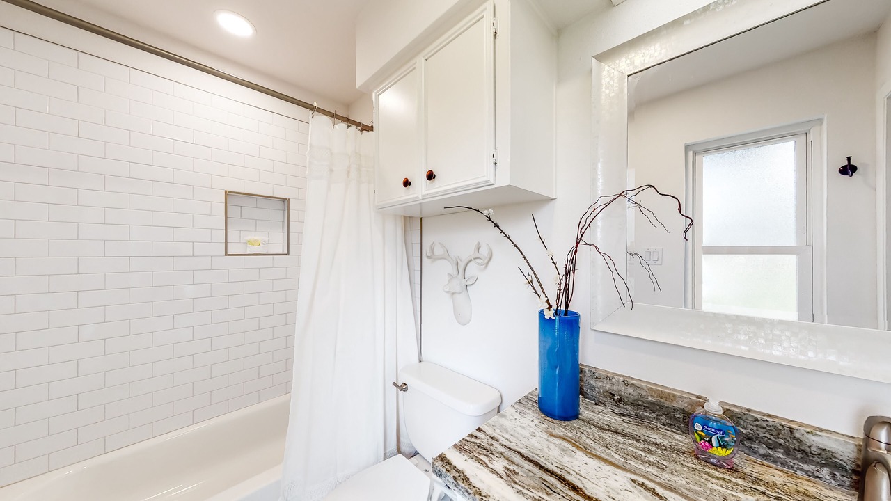 Photo of Bathroom in Highland Lake Estates