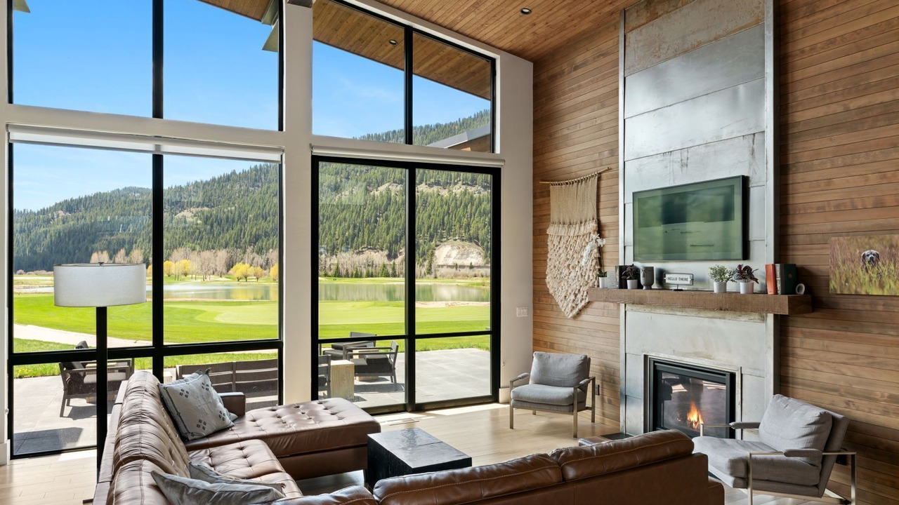 Photo of Livingroom in Hoback Junction