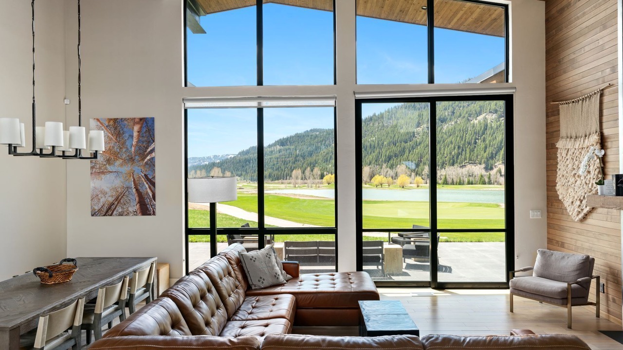 Photo of Livingroom in Hoback Junction