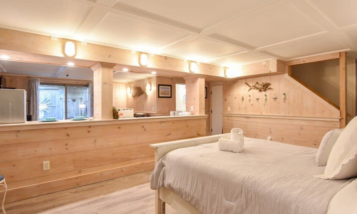 Photo of Bedroom in South Chatham