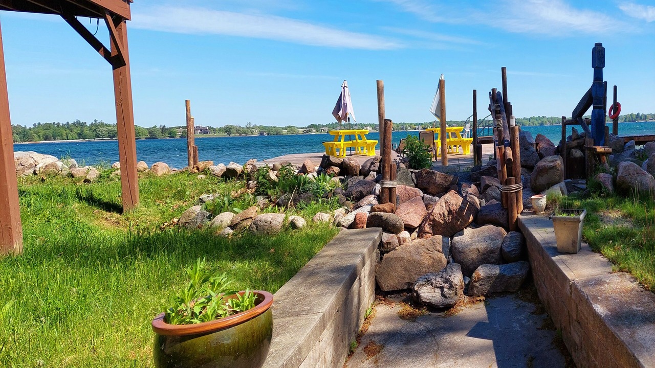 Photo of Others in Howe Island