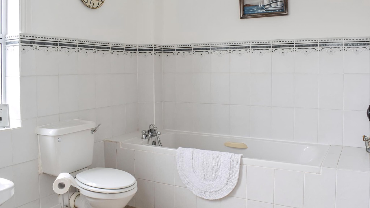 Photo of Bathroom in Duns