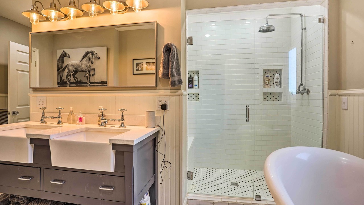 Photo of Bathroom in Chickamauga