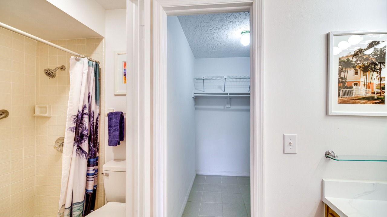 Photo of Bathroom in Tropic