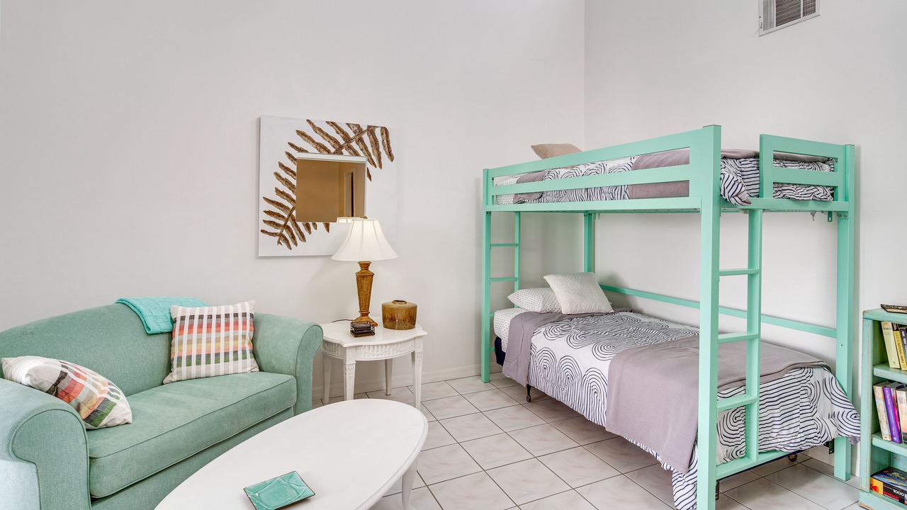 Photo of Bedroom in Tropic