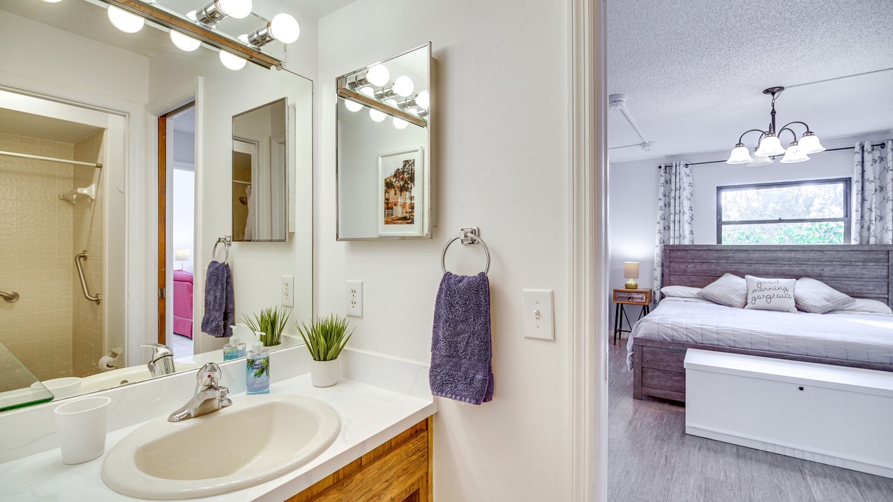 Photo of Bathroom in Tropic