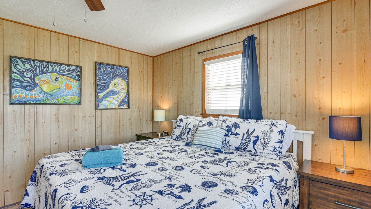 Photo of Bedroom in Crystal Beach