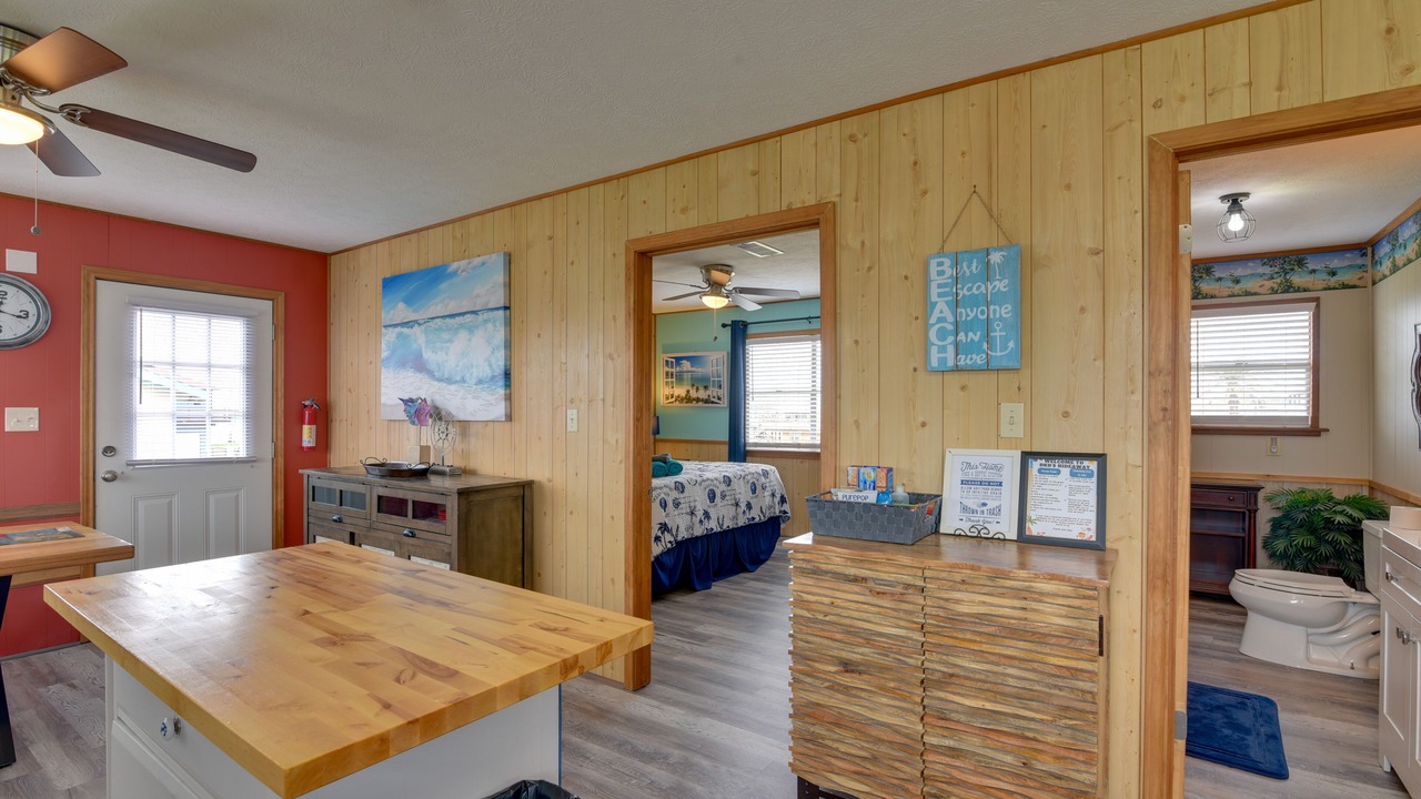 Photo of Bedroom in Crystal Beach