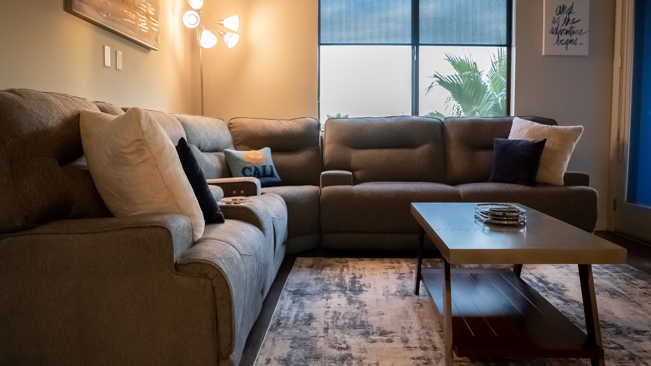 Photo of Livingroom in Platinum Triangle