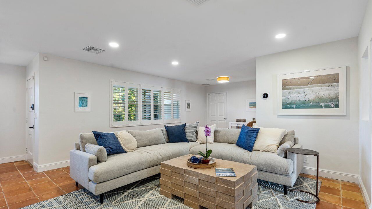 Photo of Livingroom in Lake Ida Shores