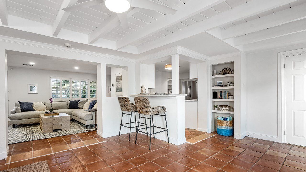 Photo of Livingroom in Lake Ida Shores