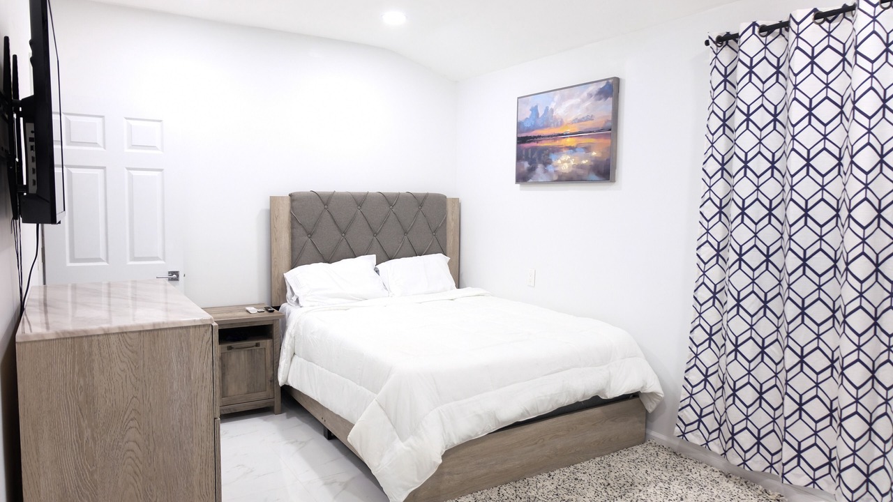 Photo of Bedroom in Brighton Beach