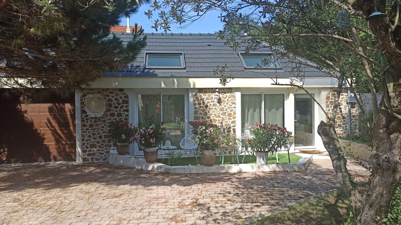 Photo of Outdoor in Le-Plessis-Trevise