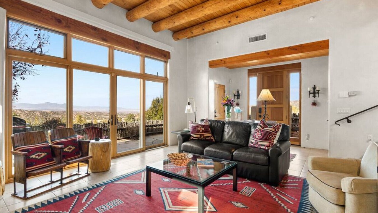 Photo of Livingroom in Tesuque