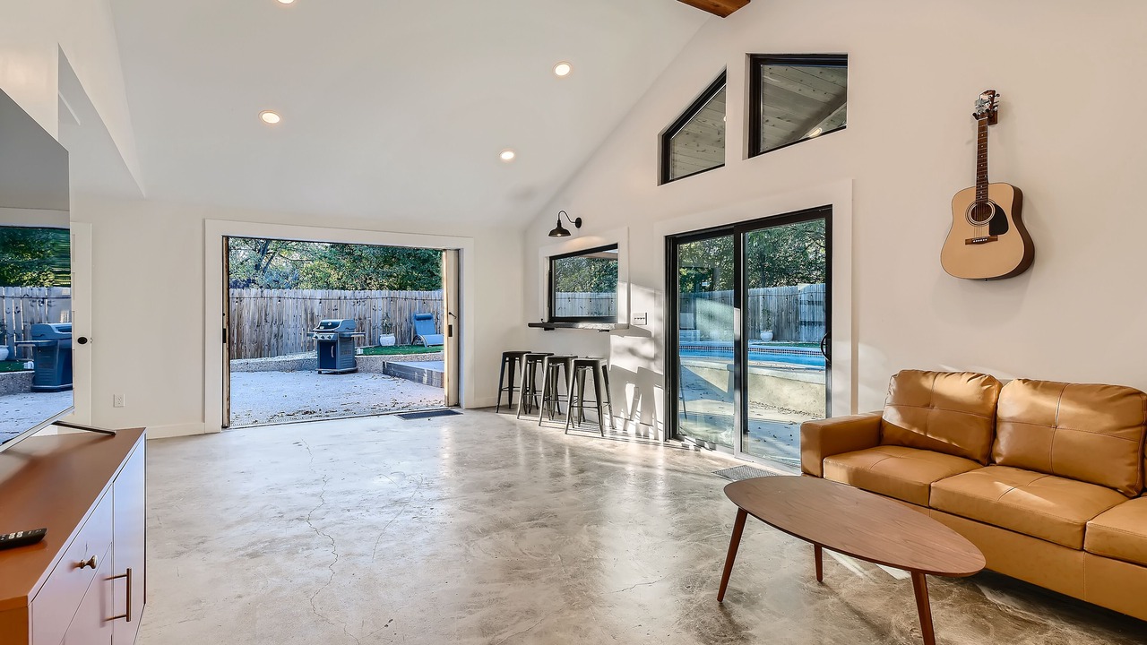 Photo of Bedroom in South Manchaca