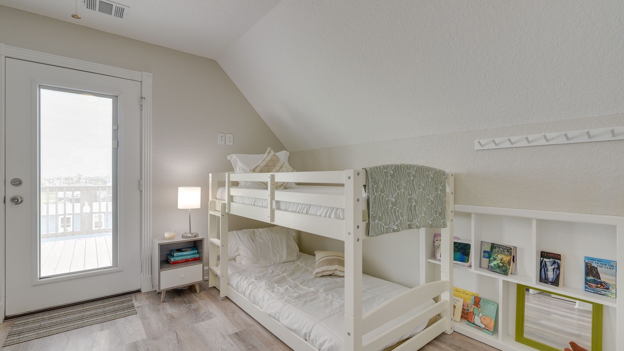 Photo of Bedroom in Surfside Beach