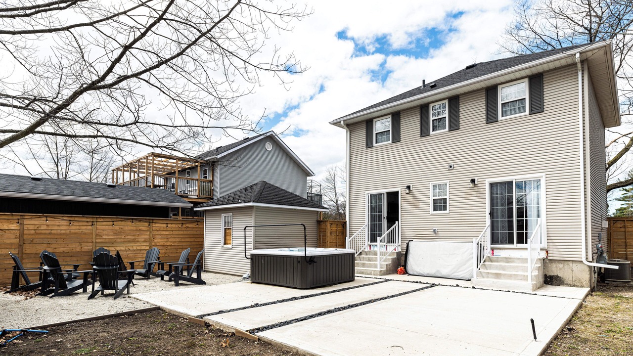 Photo of Patio Balcony in Wasaga Beach