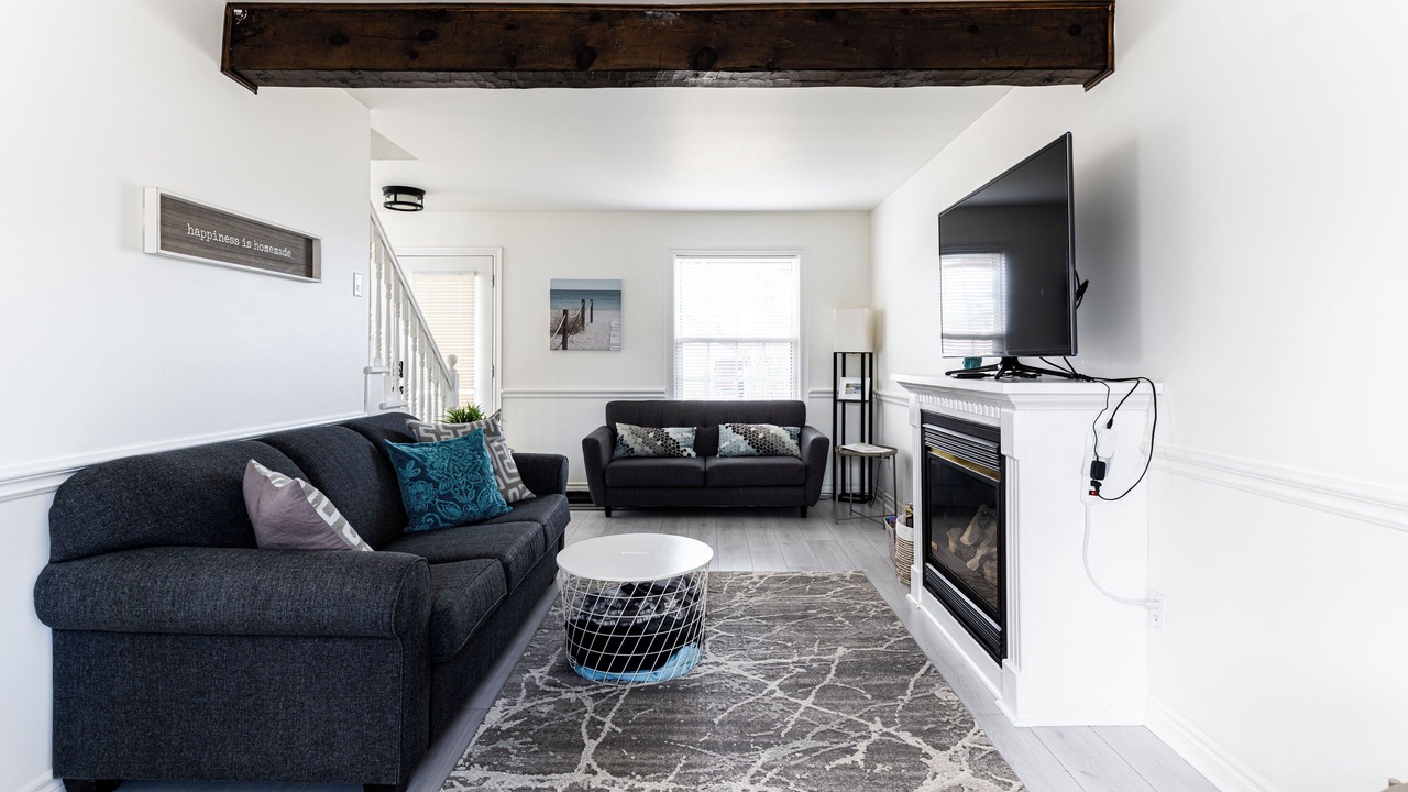 Photo of Livingroom in Wasaga Beach
