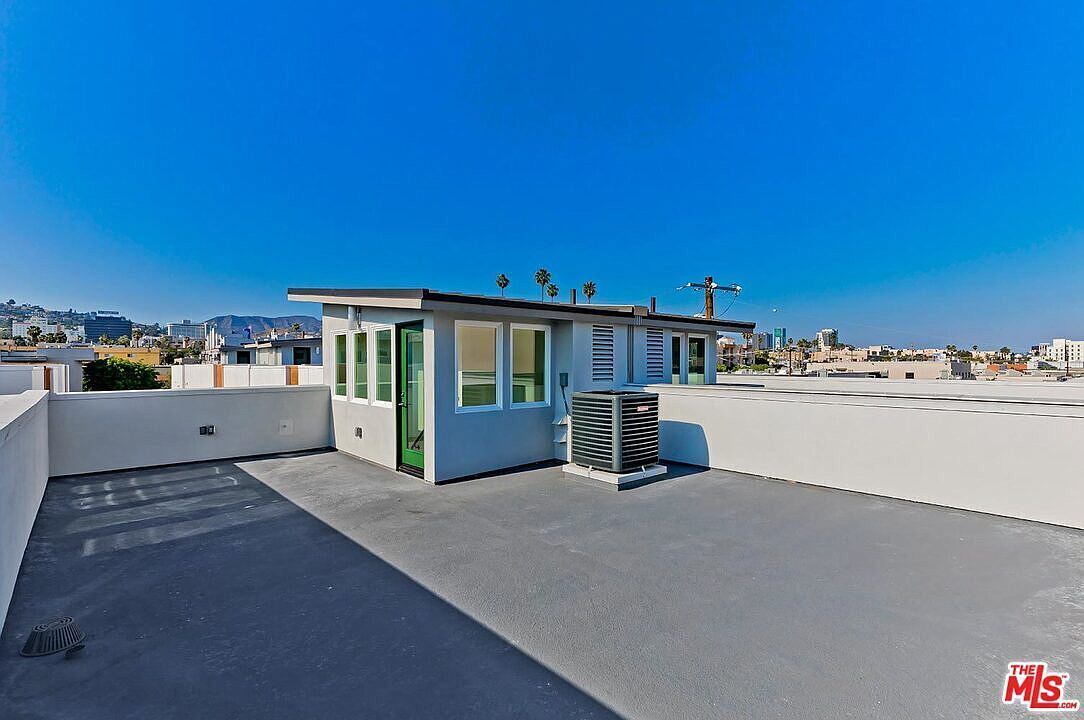 Photo of Patio Balcony in Hollywood