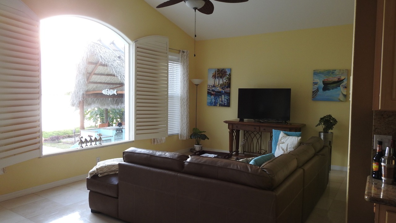 Photo of Livingroom in Edgewater
