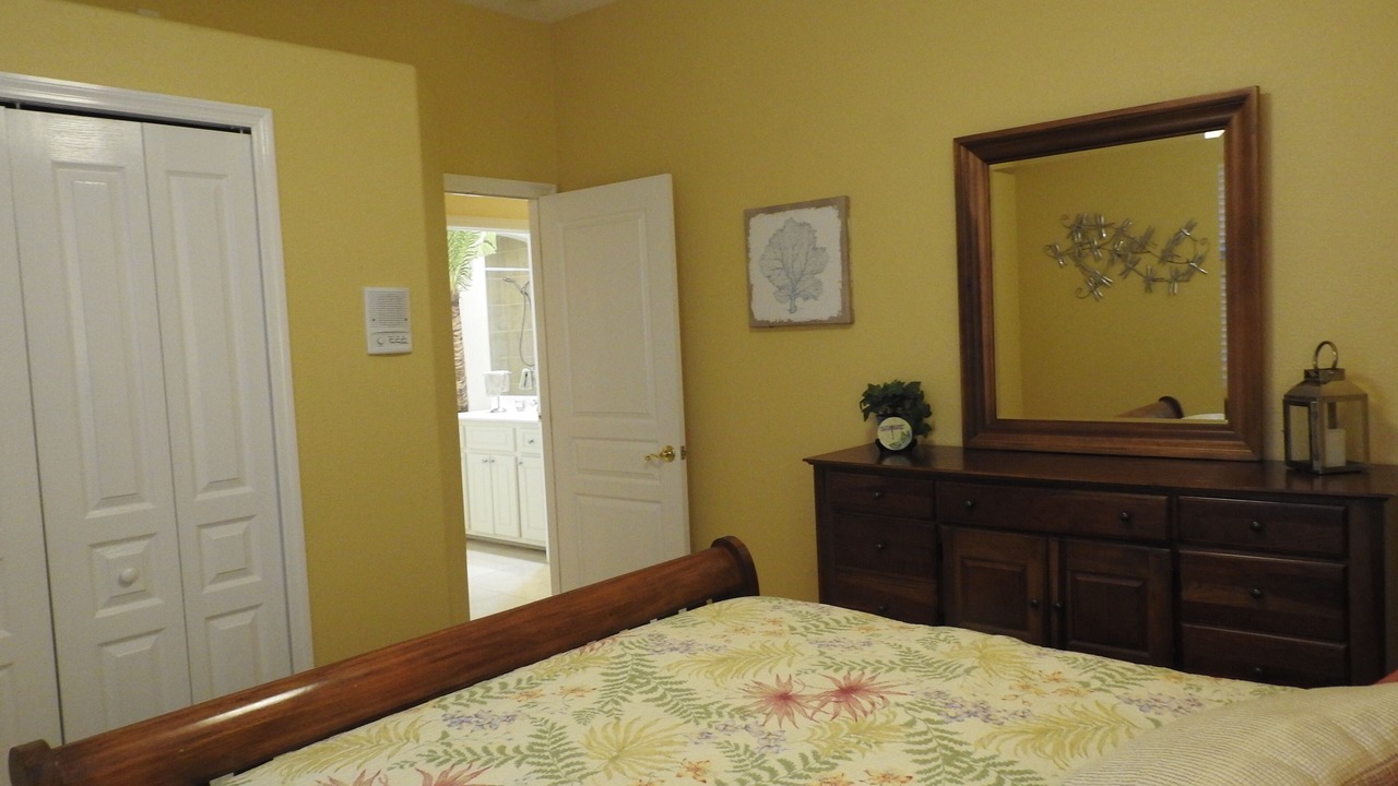 Photo of Bedroom in Edgewater