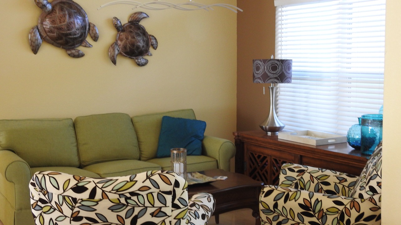 Photo of Livingroom in Edgewater