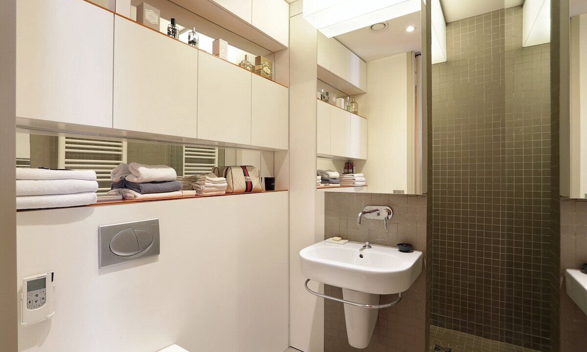 Photo of Bathroom in 8th Arrondissement