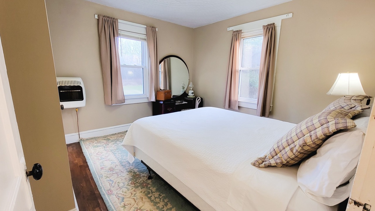 Photo of Bedroom in Crumpler