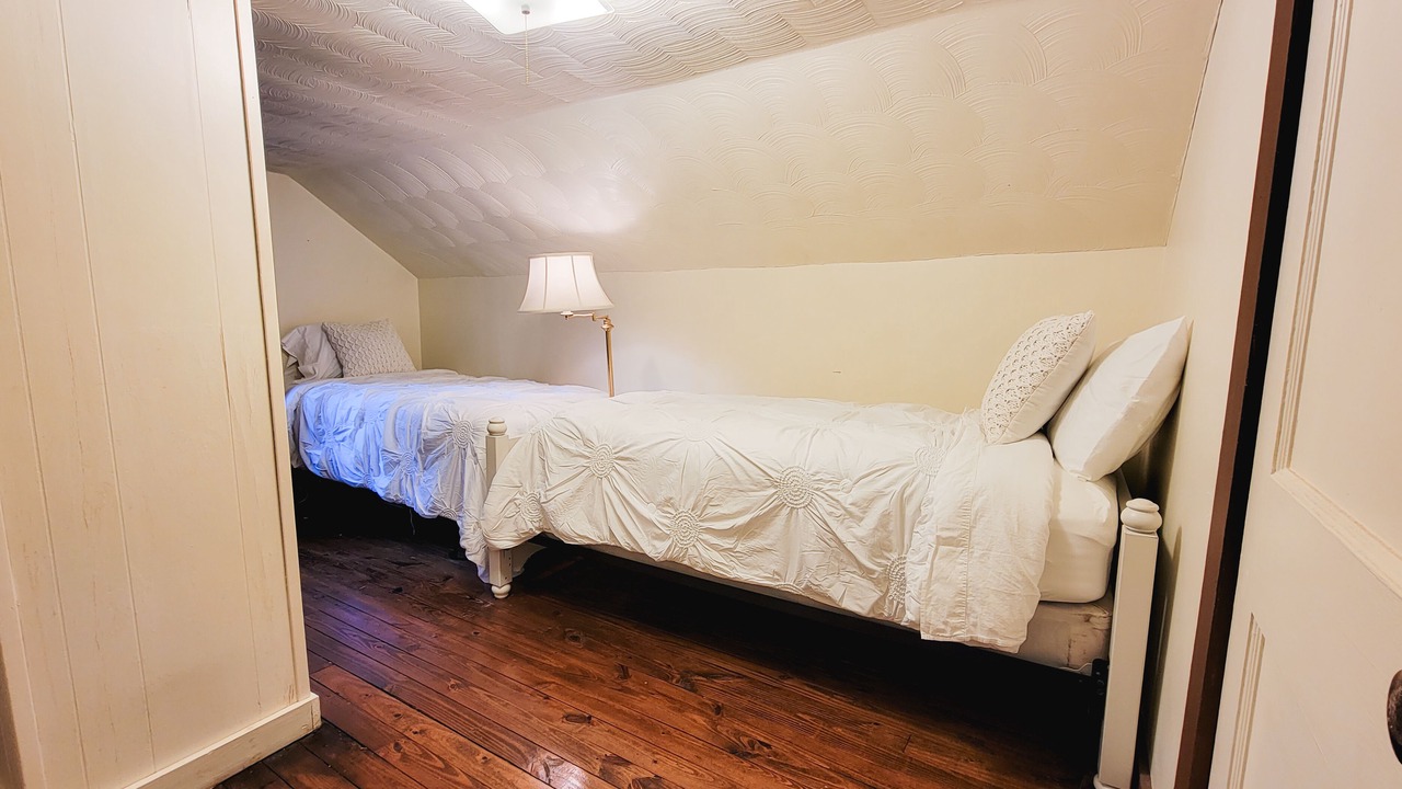 Photo of Bedroom in Crumpler