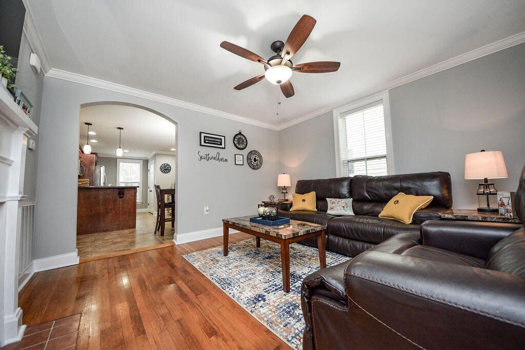 Photo of Livingroom in Cleveland
