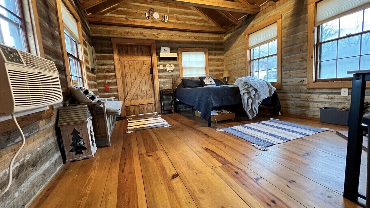 Photo of Bedroom in West Siloam Springs