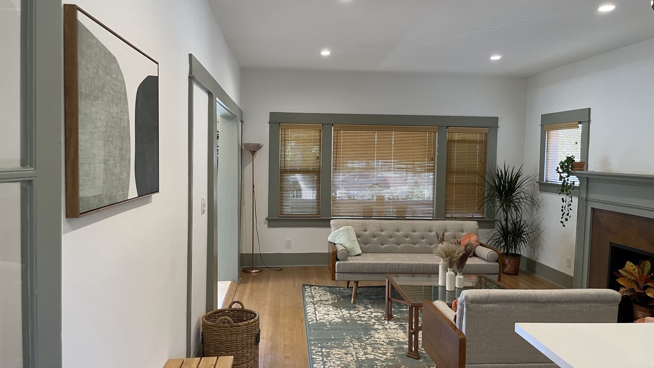Photo of Livingroom in Little Armenia