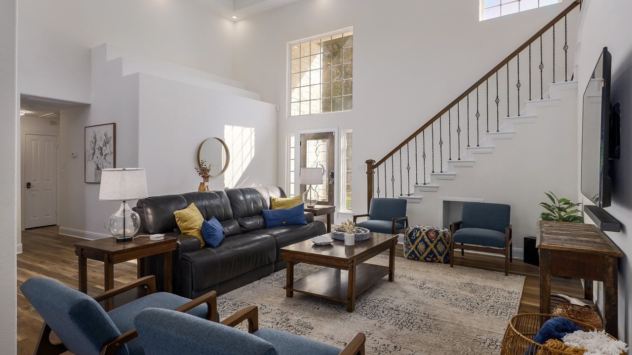 Photo of Livingroom in Forest North Estates