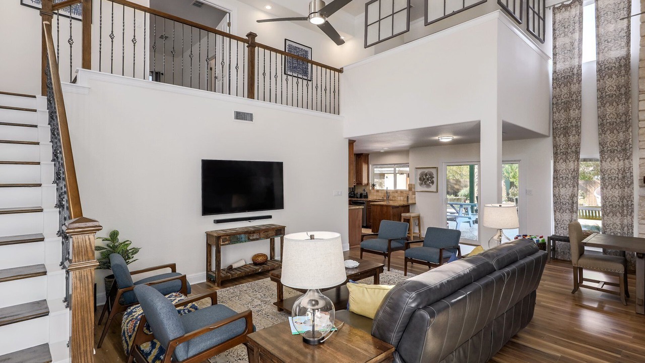 Photo of Livingroom in Forest North Estates