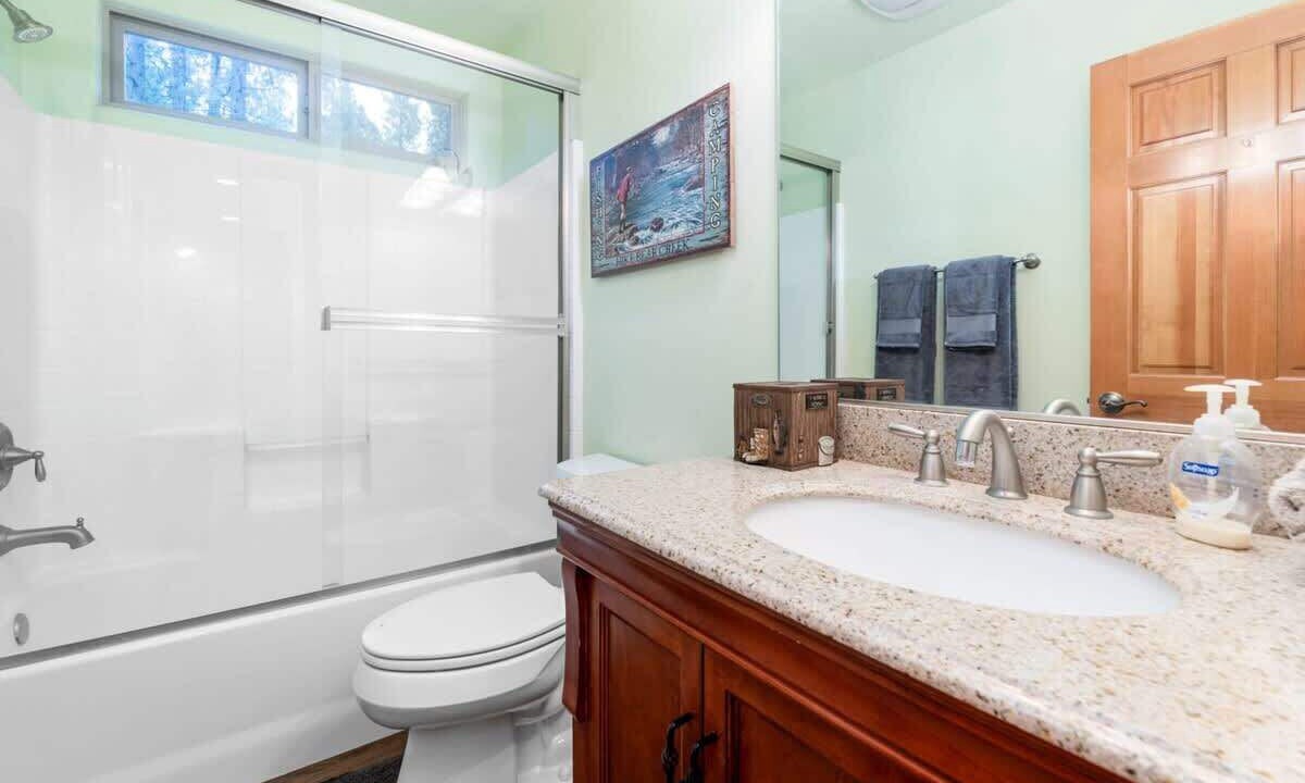 Photo of Bathroom in Summit Estates