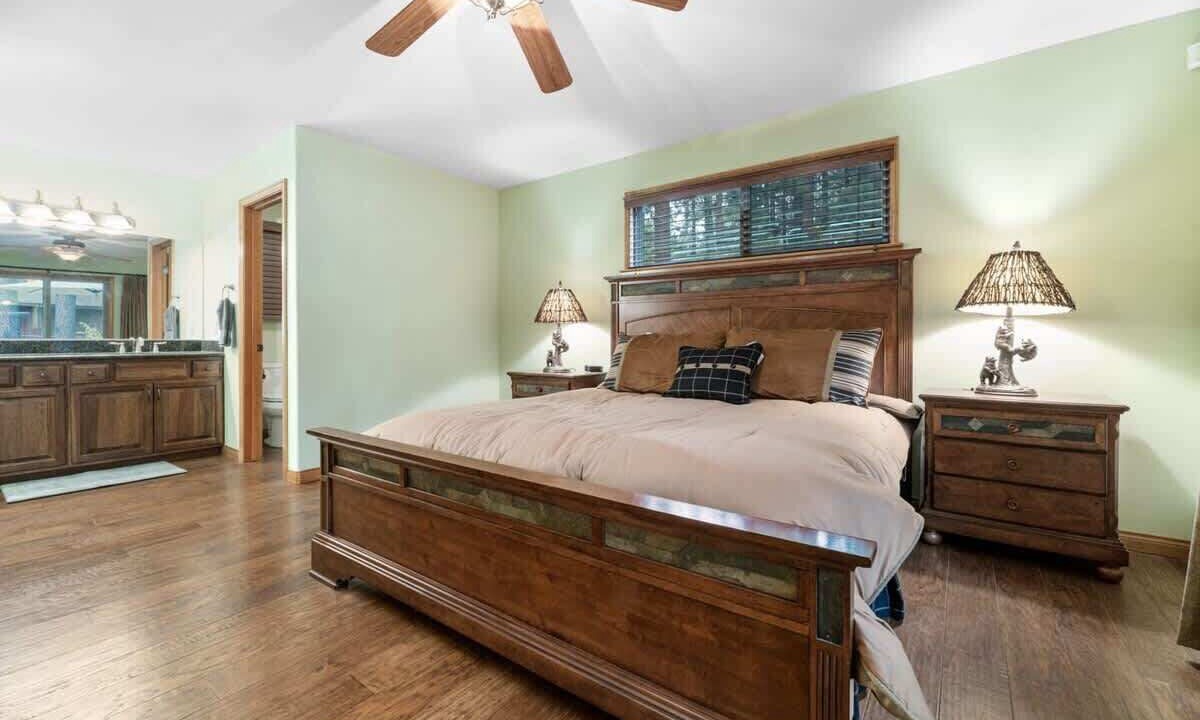 Photo of Bathroom in Summit Estates