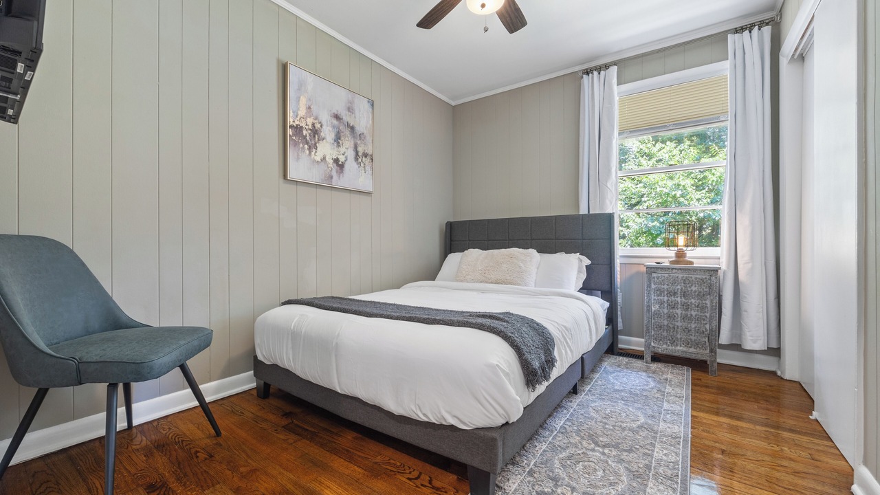 Photo of Bedroom in Candler-McAfee