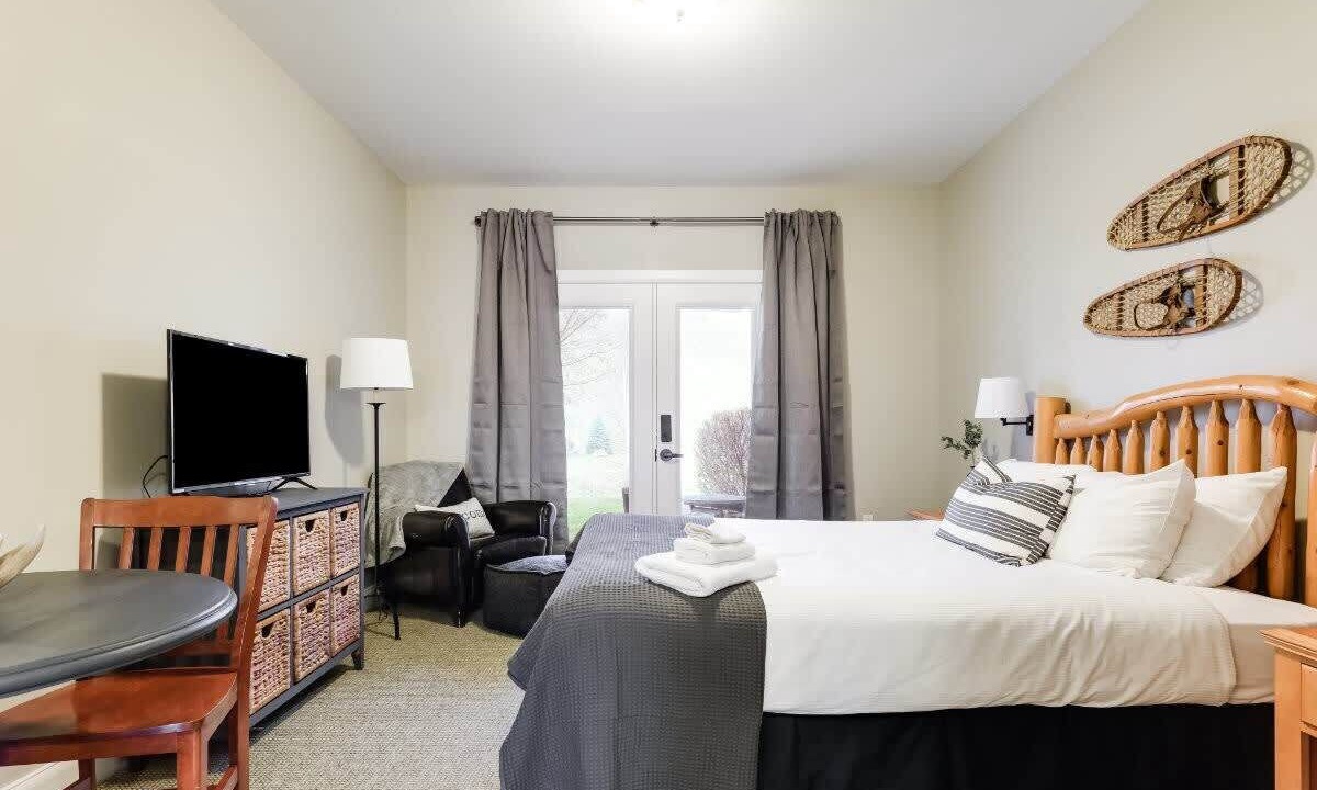 Photo of Bedroom in Calabogie