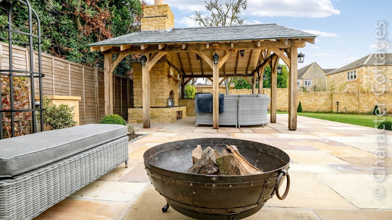 Photo of Patio Balcony in Broadway
