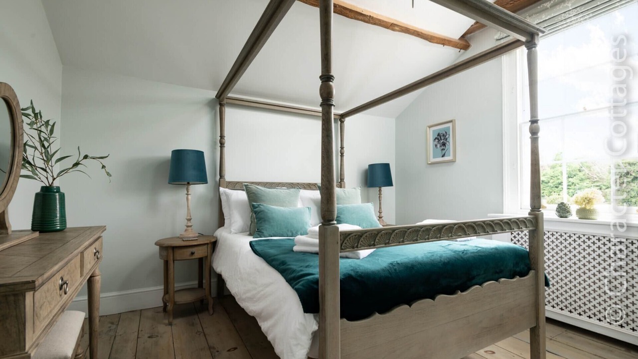 Photo of Bedroom in Broadway