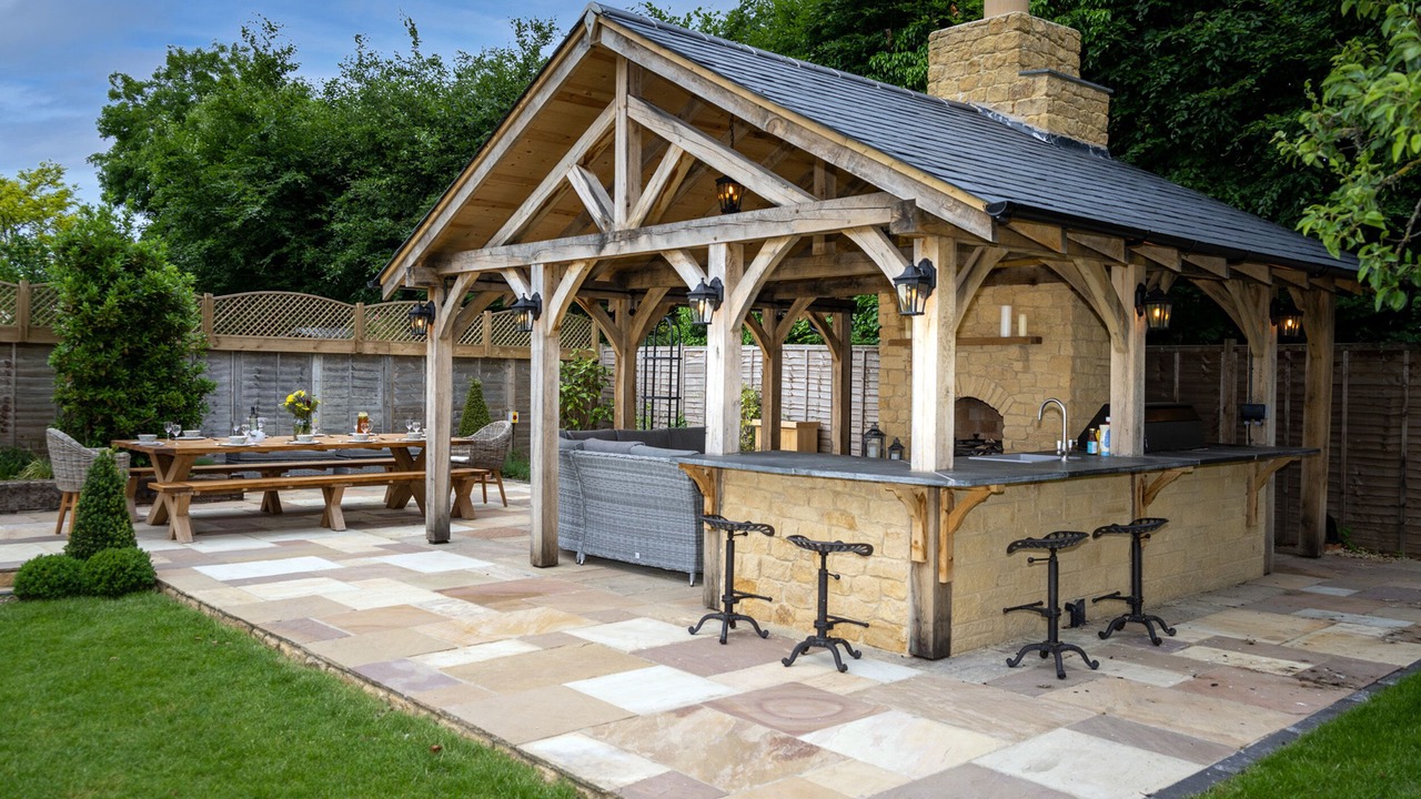 Photo of Outdoor in Broadway